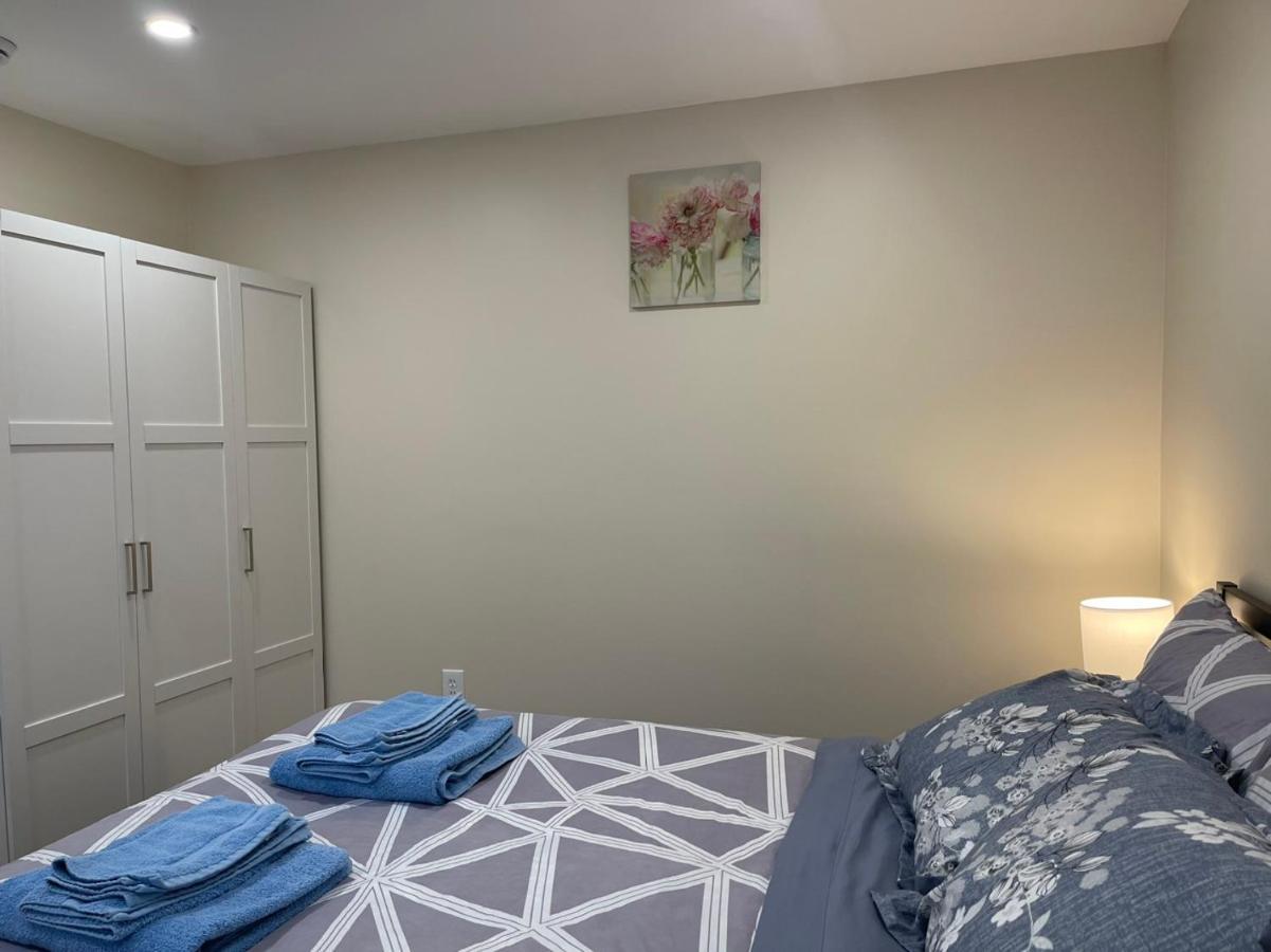 Katie Entire Basement 3 Bedrooms ชาร์ลอตต์ทาวน์ ภายนอก รูปภาพ